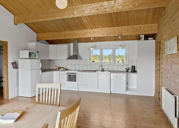 בית נופש 3 Bedroom Gorgeous In *